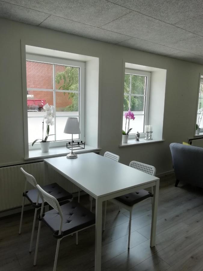 Like Home Holiday House 9 A Варде Екстериор снимка