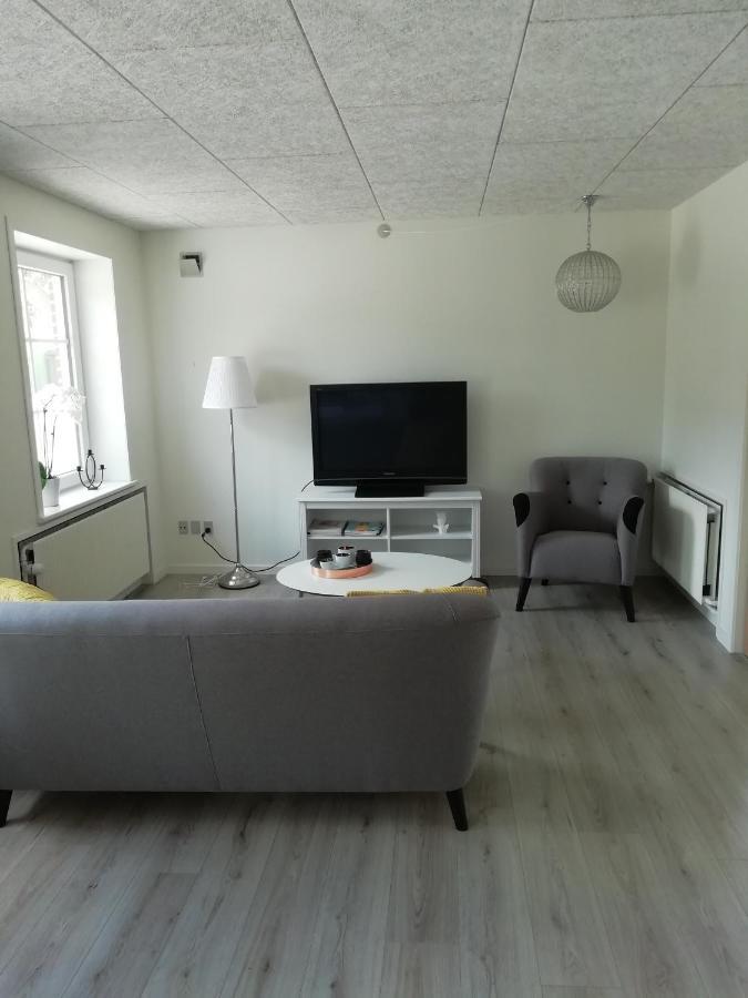 Like Home Holiday House 9 A Варде Екстериор снимка